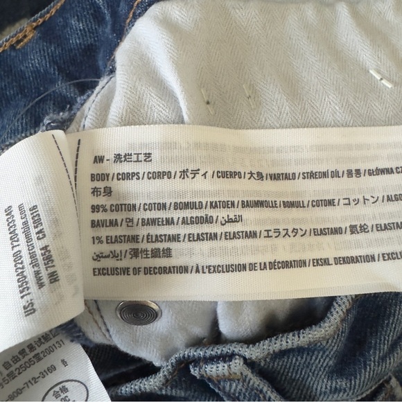 Abercrombie & Fitch NWT The Mom High Rise Jeans - Picture 11 of 11